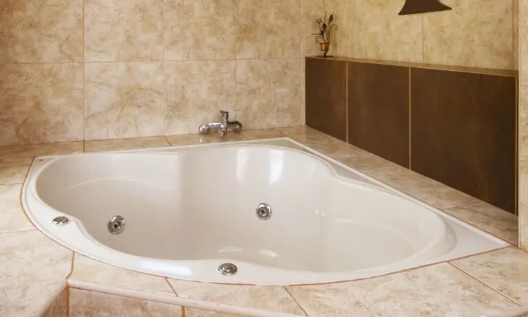 older Houston bathtub needing repair