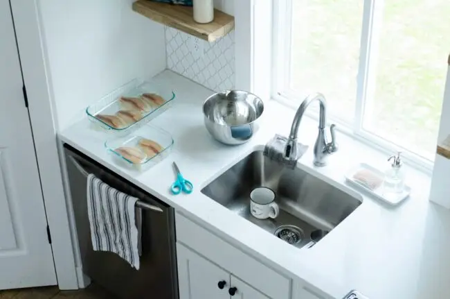 Not only is it vital to learn more about essential garbage disposal do’s and don’ts, but it is also important to work with a Houston garbage disposal repair expert like our team at Santhoff Plumbing. 